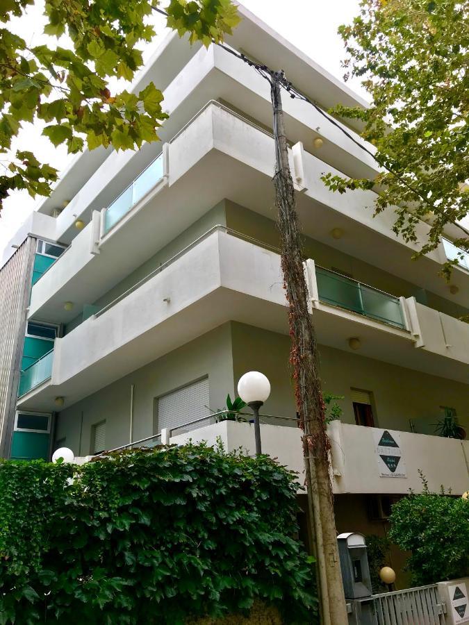 Battigia Rimini - Appartamenti Vacanze Екстериор снимка